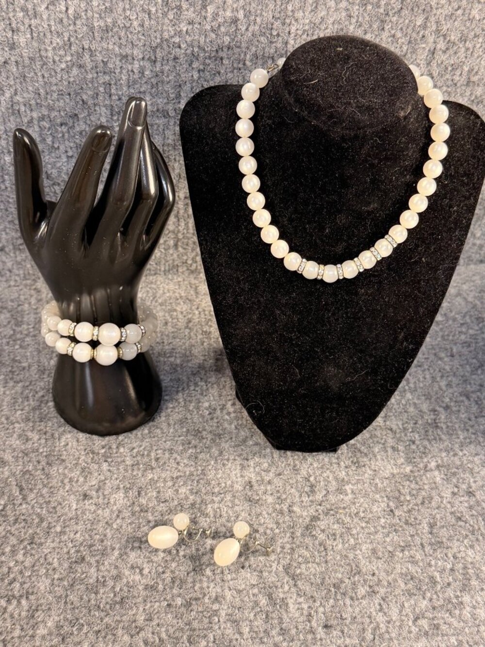 Vintage Mid-Century White Milk Glass Jewelry Set – Necklace, Bracelet, & Earring